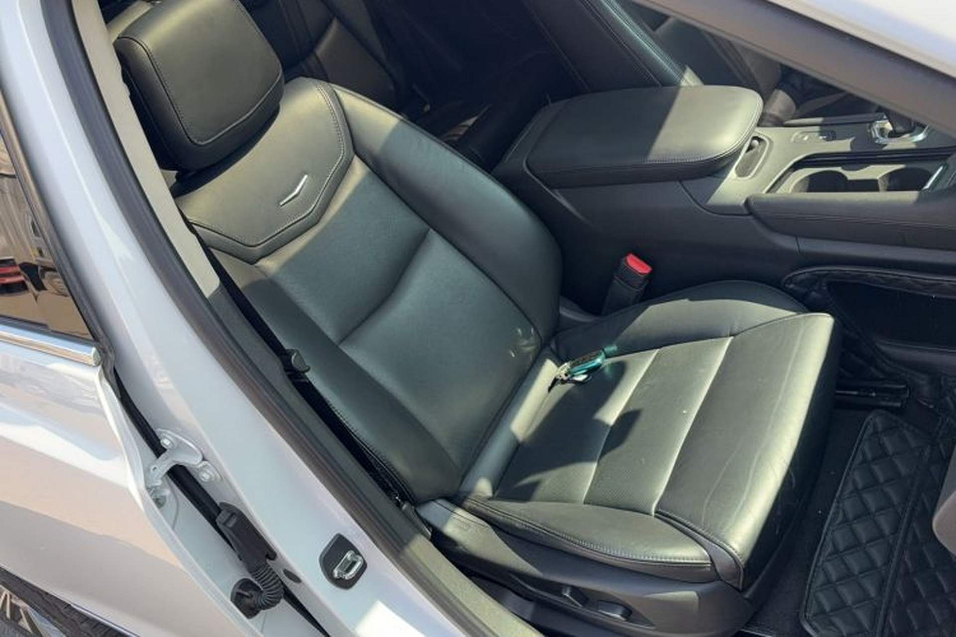 Used Cadillac XT5 2018 25T Luxury Model Right Front Seat