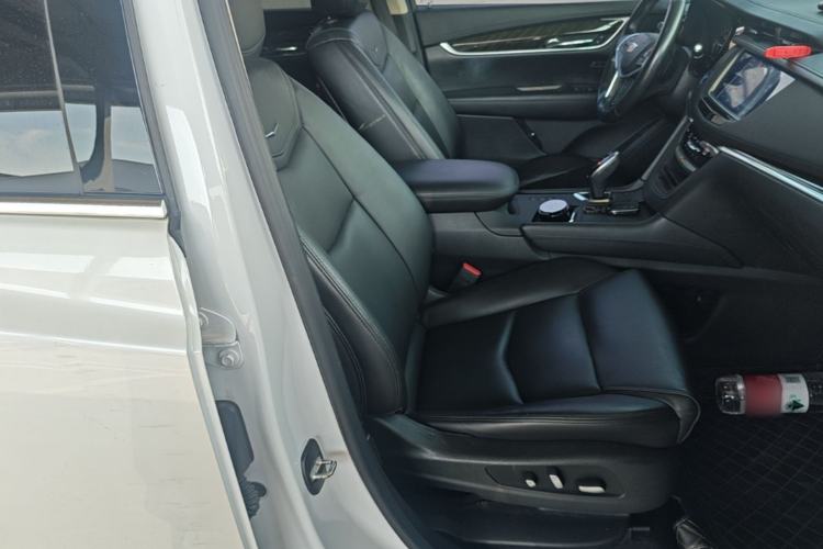 Used Cadillac XT5 2018 28T Four-Wheel Drive Luxury Model Right Front Seat