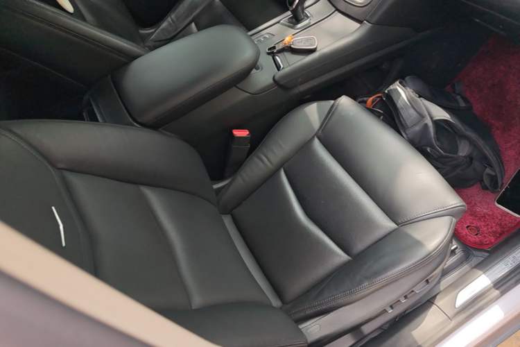 Used Cadillac XT5 2018 28T Four-Wheel Drive Luxury Model Right Front Seat