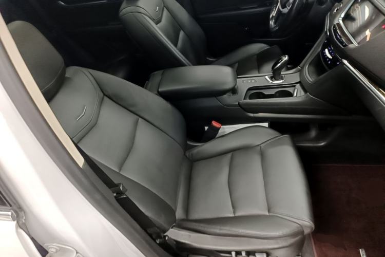 Used Cadillac XT5 2018 28T Four-Wheel Drive Luxury Model Right Front Seat