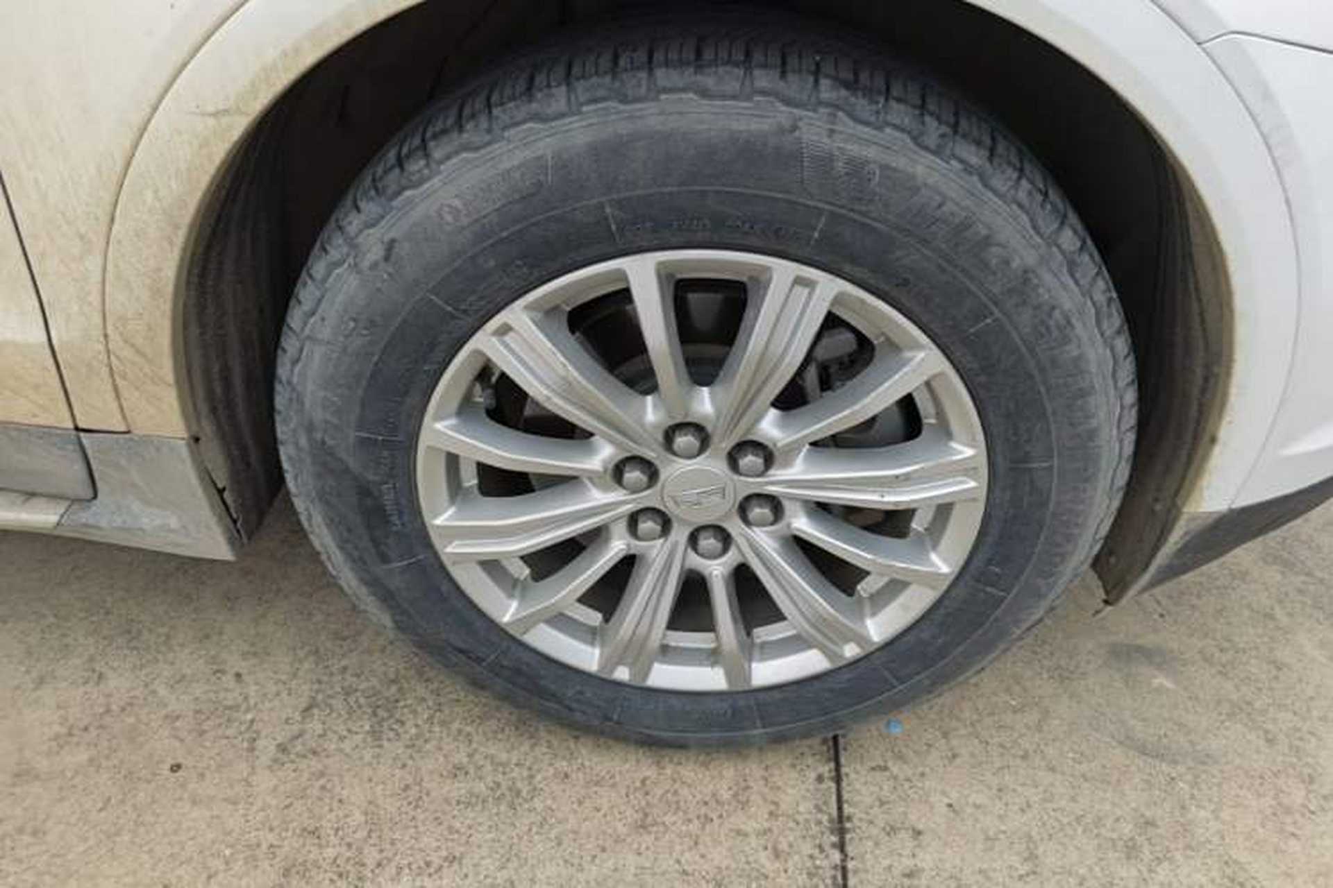 Used Cadillac XT5 2018 28E Four-Wheel Drive Tech Version Right Front Wheel Hub