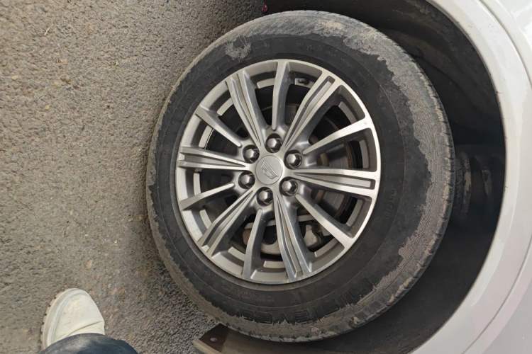 Used Cadillac XT5 2018 28T Four-Wheel Drive Luxury Model Right Front Wheel Hub