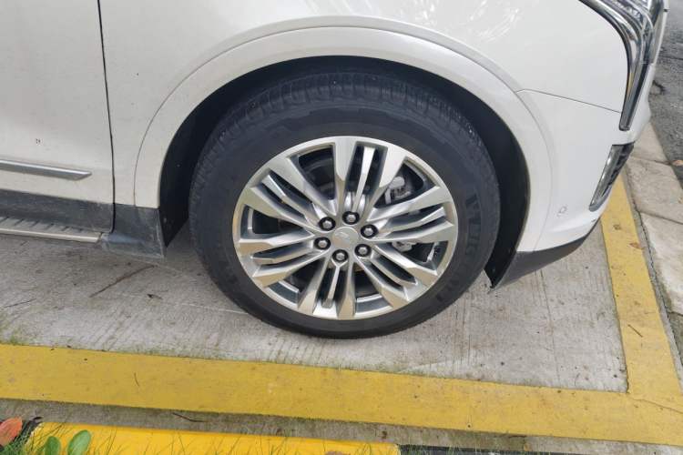 Used Cadillac XT5 2018 28E Four-Wheel Drive Leading Version Right Front Wheel Hub