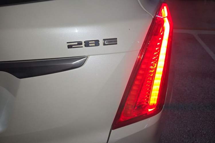 Used Cadillac XT5 2018 28E Four-Wheel Drive Tech Version Right Rear Taillight