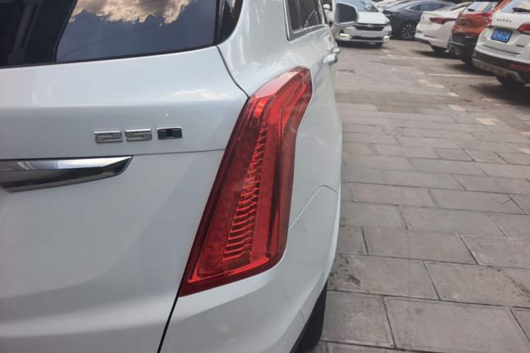 Used Cadillac XT5 2018 25T Luxury Model Right Rear Taillight