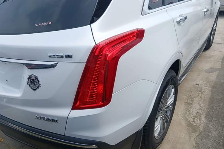 Used Cadillac XT5 2018 25T Luxury Model Right Rear Taillight