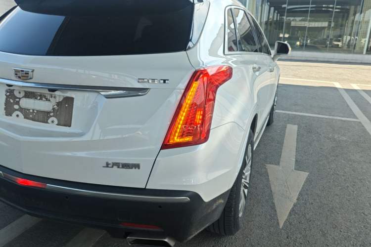 Used Cadillac XT5 2018 28T Four-Wheel Drive Luxury Model Right Rear Taillight