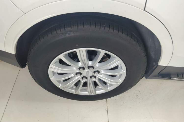 Used Cadillac XT5 2018 28E Four-Wheel Drive Tech Version Right Rear Wheel Hub