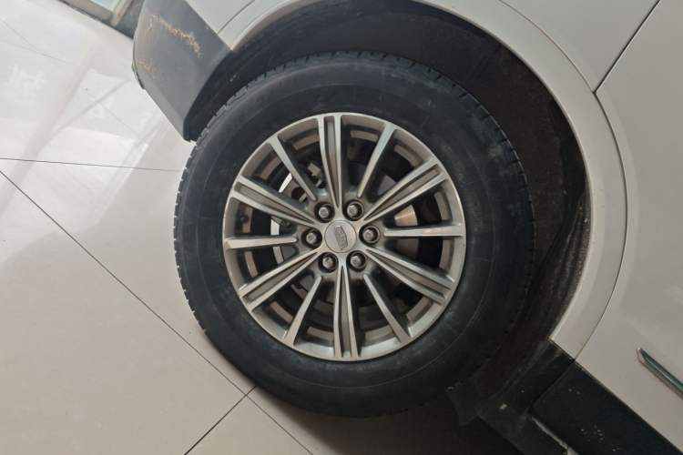 Used Cadillac XT5 2018 25T Luxury Model Right Rear Wheel Hub