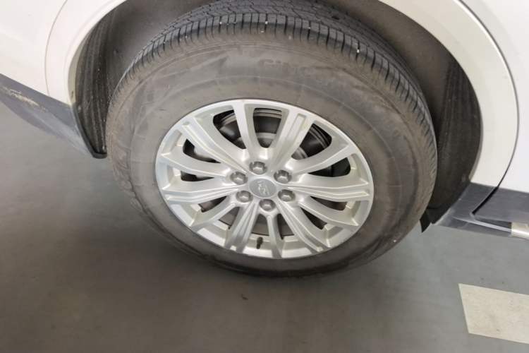 Used Cadillac XT5 2018 28E Four-Wheel Drive Tech Version Right Rear Wheel Hub