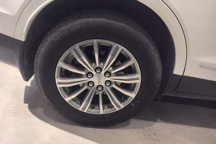 Used Cadillac XT5 2018 25T Luxury Model Right Rear Wheel Hub