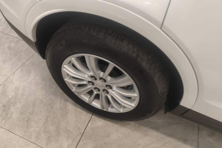Used Cadillac XT5 2018 28E Four-Wheel Drive Tech Version Right Rear Wheel Hub