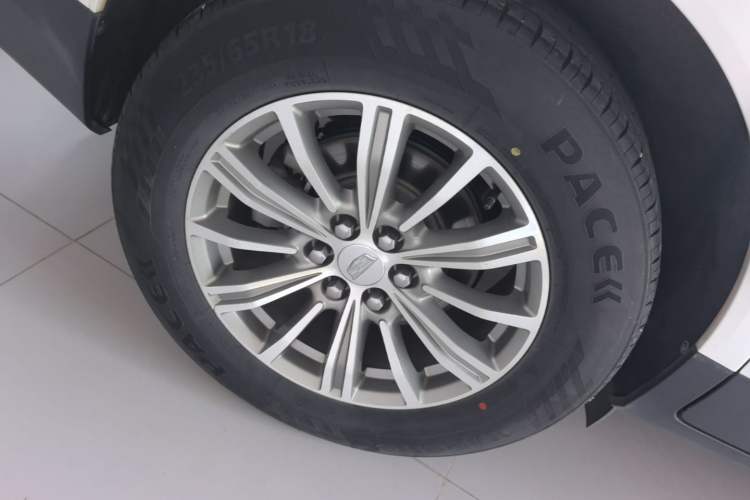 Used Cadillac XT5 2018 25T Luxury Model Right Rear Wheel Hub