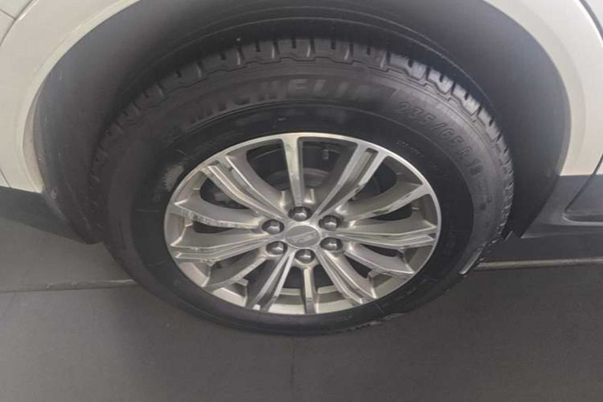Used Cadillac XT5 2018 25T Luxury Model Right Rear Wheel Hub