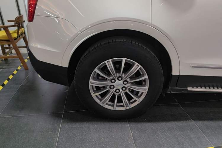 Used Cadillac XT5 2018 25T Luxury Model Right Rear Wheel Hub