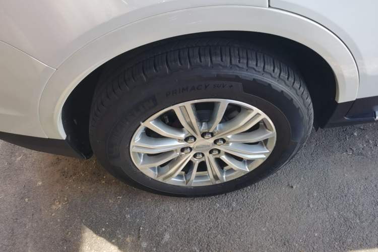 Used Cadillac XT5 2018 25T Luxury Model Right Rear Wheel Hub