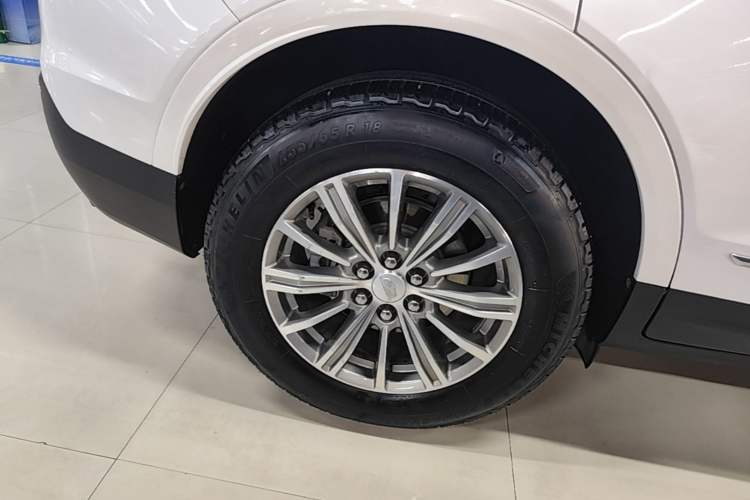 Used Cadillac XT5 2018 25T Luxury Model Right Rear Wheel Hub