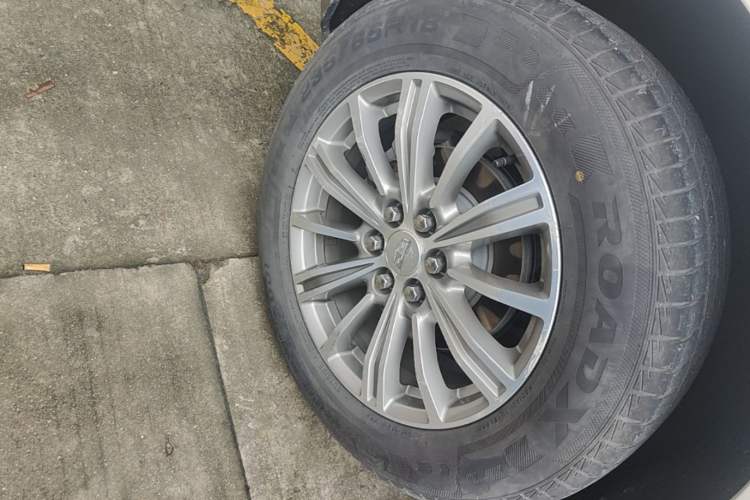 Used Cadillac XT5 2018 25T Luxury Model Right Rear Wheel Hub