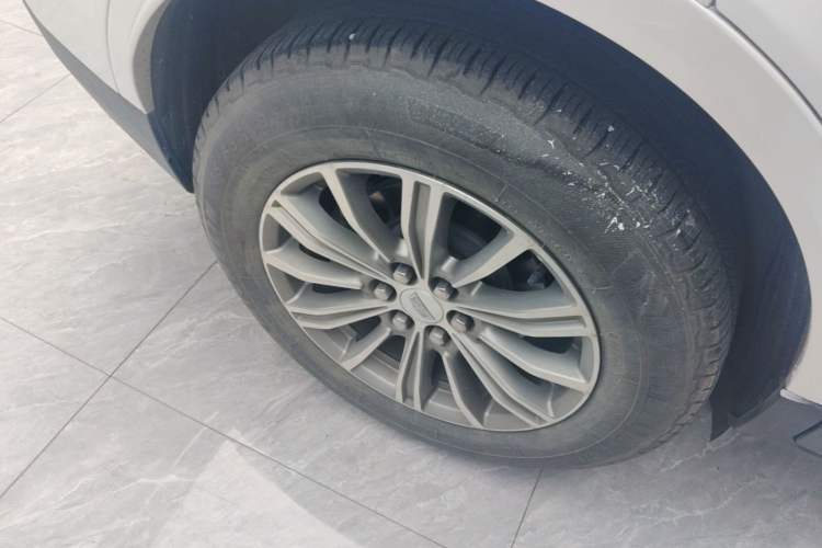 Used Cadillac XT5 2018 25T Luxury Model Right Rear Wheel Hub