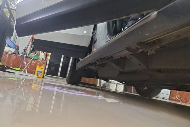Used Cadillac XT5 2018 28E Four-Wheel Drive Tech Version Right Side Sill