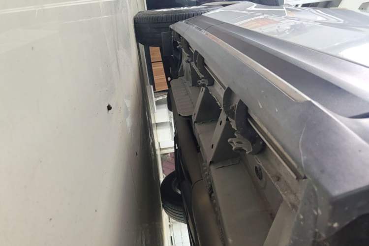 Used Cadillac XT5 2018 28E Four-Wheel Drive Tech Version Right Side Sill
