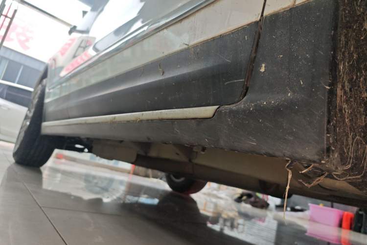 Used Cadillac XT5 2018 25T Luxury Model Right Side Sill