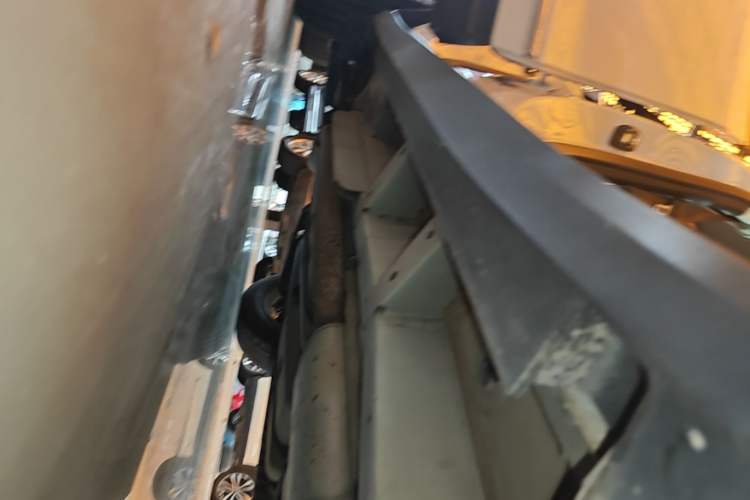 Used Cadillac XT5 2018 25T Luxury Model Right Side Sill