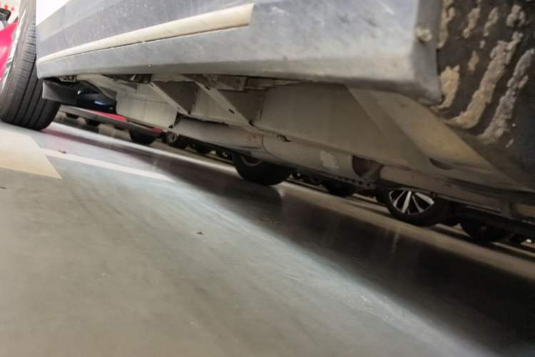 Used Cadillac XT5 2018 28E Four-Wheel Drive Tech Version Right Side Sill