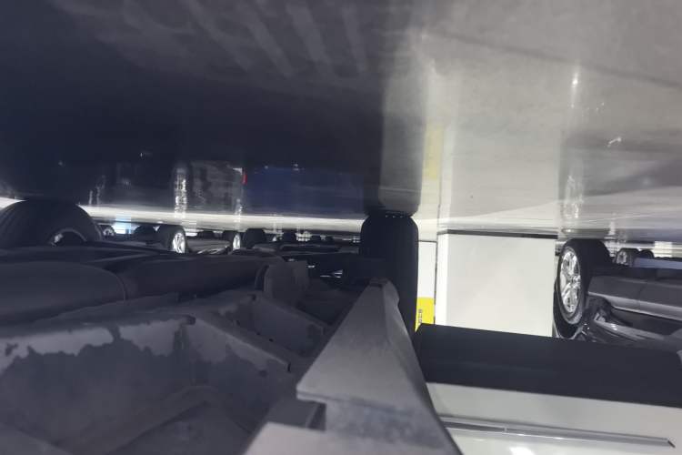 Used Cadillac XT5 2018 25T Luxury Model Right Side Sill