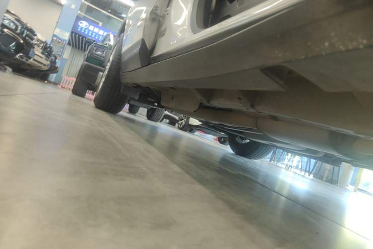 Used Cadillac XT5 2018 28E Four-Wheel Drive Tech Version Right Side Sill