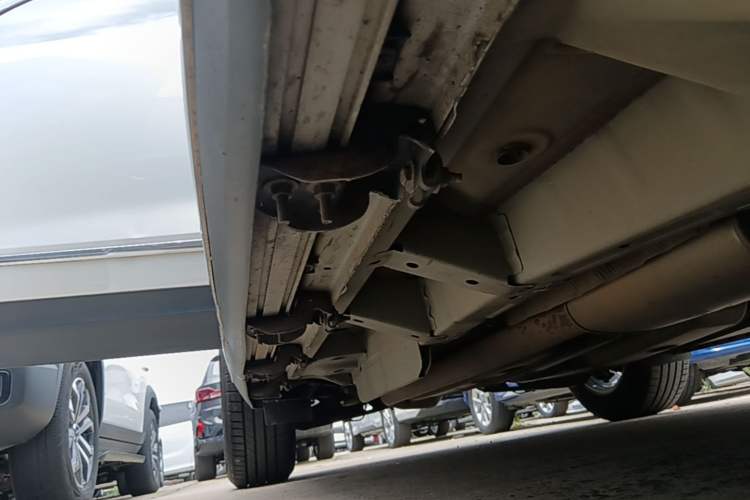 Used Cadillac XT5 2018 25T Luxury Model Right Side Sill