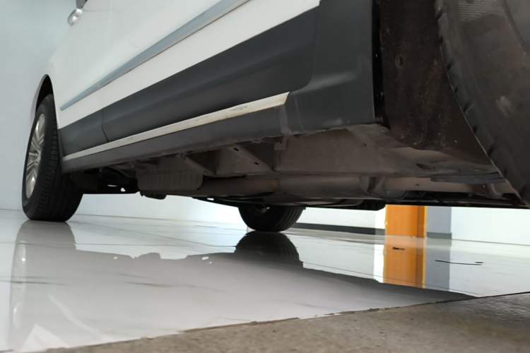 Used Cadillac XT5 2018 28T Four-Wheel Drive Luxury Model Right Side Sill