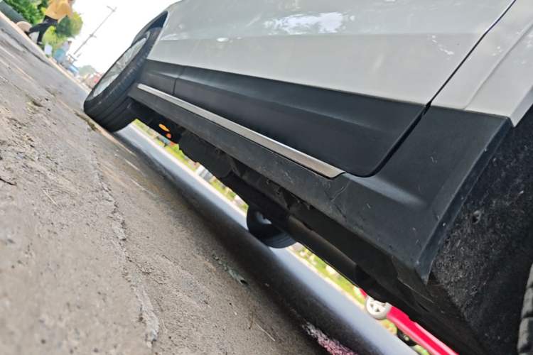 Used Cadillac XT5 2018 28E Four-Wheel Drive Tech Version Right Side Sill