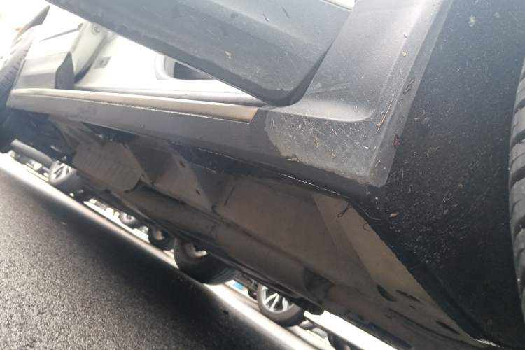 Used Cadillac XT5 2018 25T Luxury Model Right Side Sill