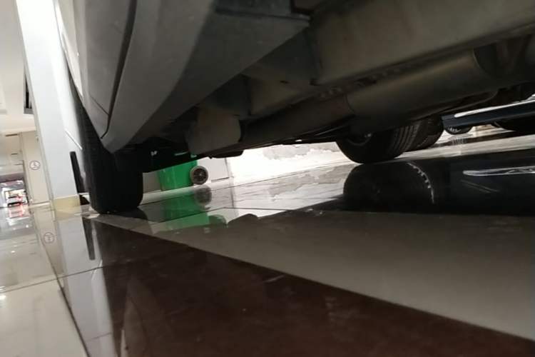 Used Cadillac XT5 2018 28E Four-Wheel Drive Tech Version Right Side Sill