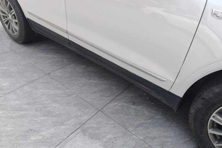 Used Cadillac XT5 2018 25T Luxury Model Right Side Sill