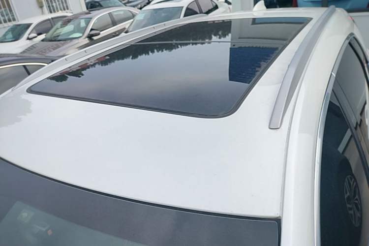 Used Cadillac XT5 2018 25T Luxury Model Roof