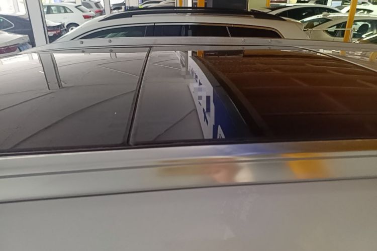 Used Cadillac XT5 2018 28T Four-Wheel Drive Luxury Model Roof