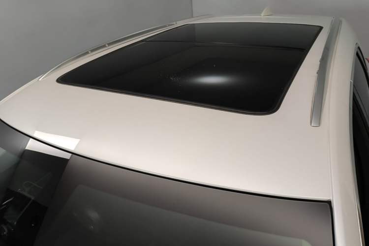 Used Cadillac XT5 2018 28T Four-Wheel Drive Luxury Model Roof