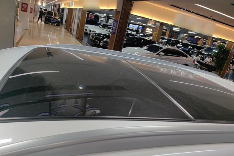 Used Cadillac XT5 2018 25T Luxury Model Roof