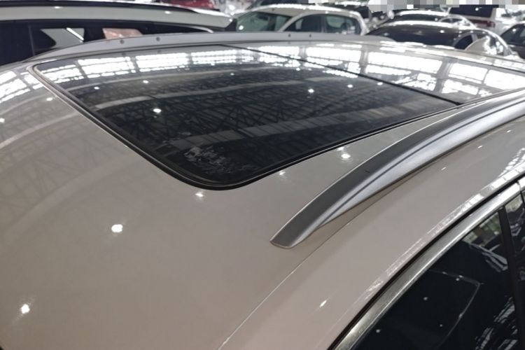 Used Cadillac XT5 2018 25T Luxury Model Roof