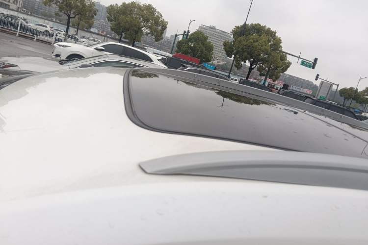 Used Cadillac XT5 2018 25T Luxury Model Roof