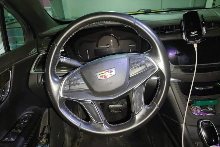 Used Cadillac XT5 2018 28E Four-Wheel Drive Tech Version Steering Wheel