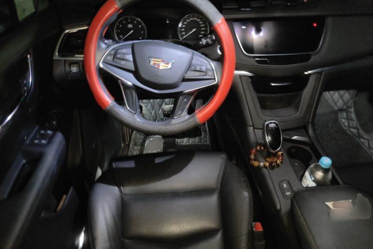 Used Cadillac XT5 2018 25T Luxury Model Steering Wheel