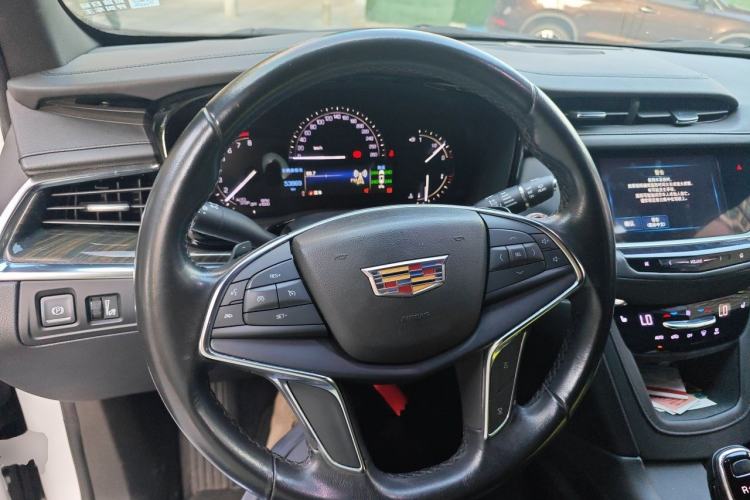 Used Cadillac XT5 2018 28E Four-Wheel Drive Tech Version Steering Wheel