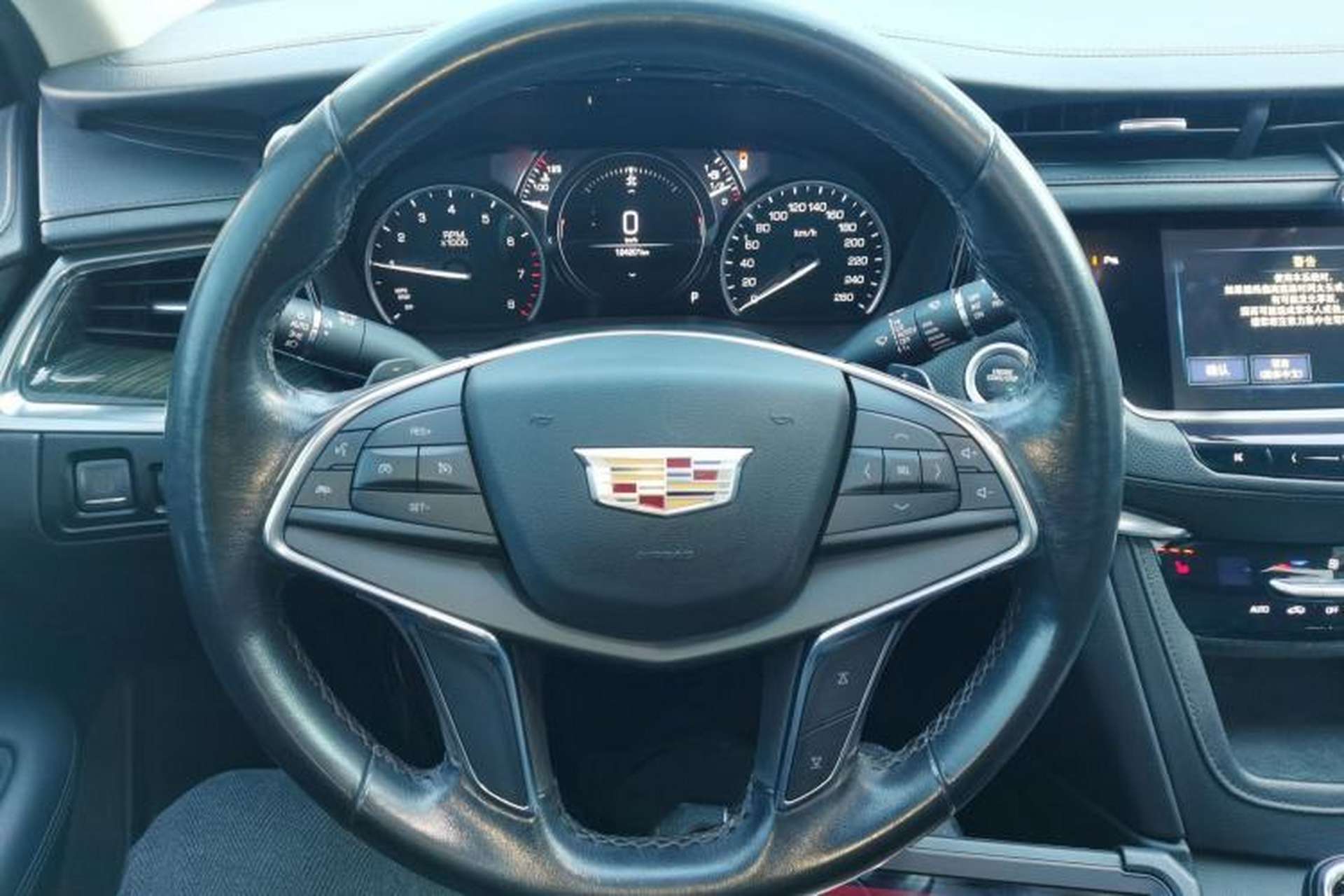 Used Cadillac XT5 2018 28T Four-Wheel Drive Luxury Model Steering Wheel