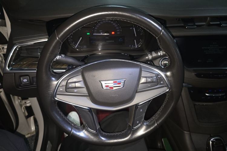 Used Cadillac XT5 2018 28E Four-Wheel Drive Tech Version Steering Wheel