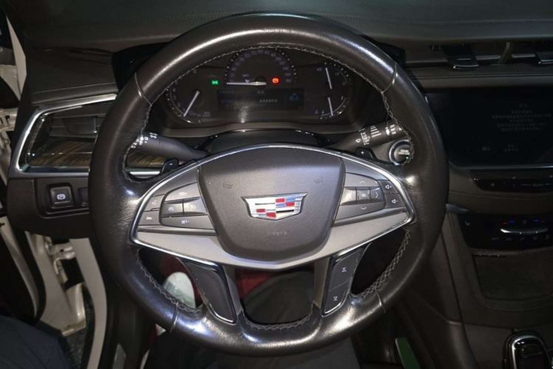 Used Cadillac XT5 2018 28E Four-Wheel Drive Tech Version Steering Wheel