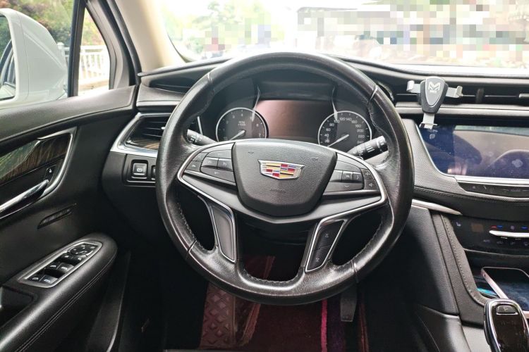 Used Cadillac XT5 2018 25T Luxury Model Steering Wheel
