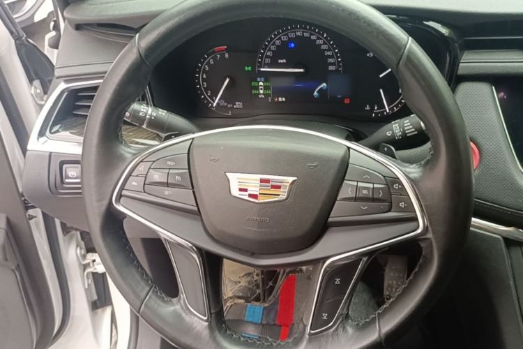 Used Cadillac XT5 2018 25T Tech Model Steering Wheel